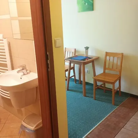 Avanti - Zielony Zakatek Apartamenty I Pokoje Z Lazienkami Kuchnia Parking Krynica Zdroj Exterior photo