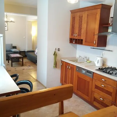 Avanti - Zielony Zakatek Apartamenty I Pokoje Z Lazienkami Kuchnia Parking Krynica Zdroj Exterior photo